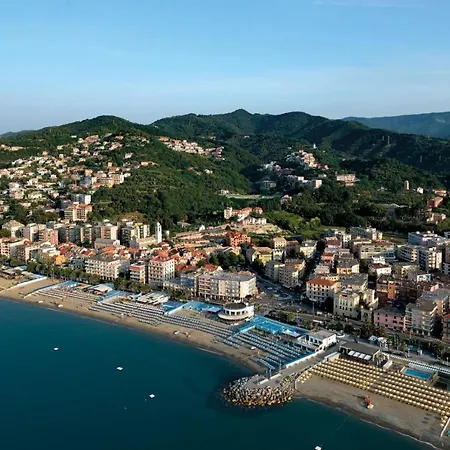 Mansardato 20 Mt Dal Mare Apartamento Albissola Marina