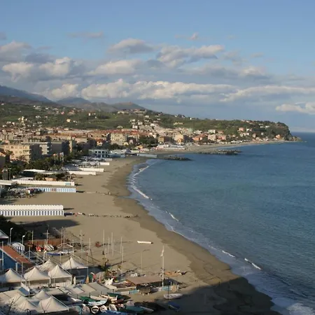 Mansardato 20 Mt Dal Mare Apartment *